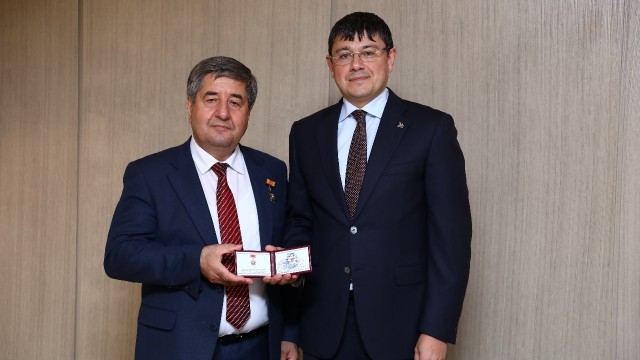 Azərbaycanlı alimlərə medallar təqdim olundu - FOTOLAR